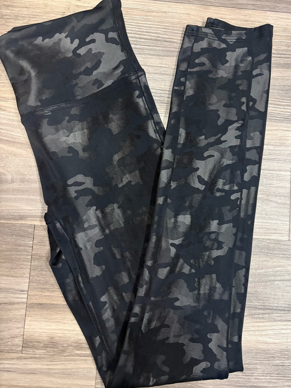 SPANX Black & Gray Camo Leggings